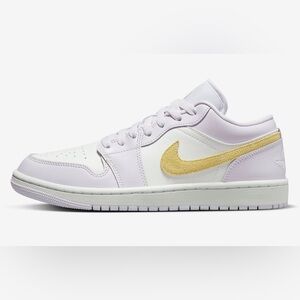 NEW WITH BOX Nike WMN Air Jordan 1 Low